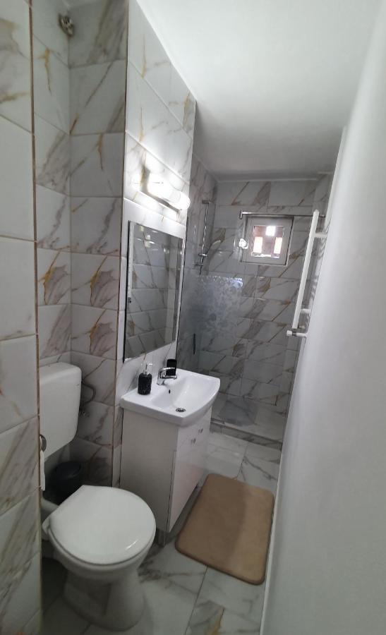 Апартаменти Apartament Estera Орадя Екстер'єр фото